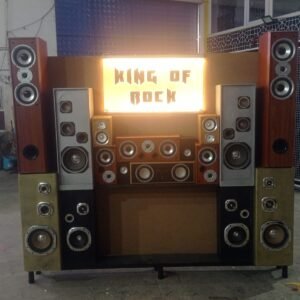 "King of Rock" Dev Hoparlör Duvarı ve Sahne Dekoru