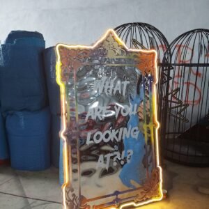 "Neon Mirror" Graffiti ve Neon Işıklı Ayna Dekoru