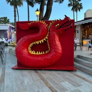 "Kızıl Ejder" Dev Tematik Heykel