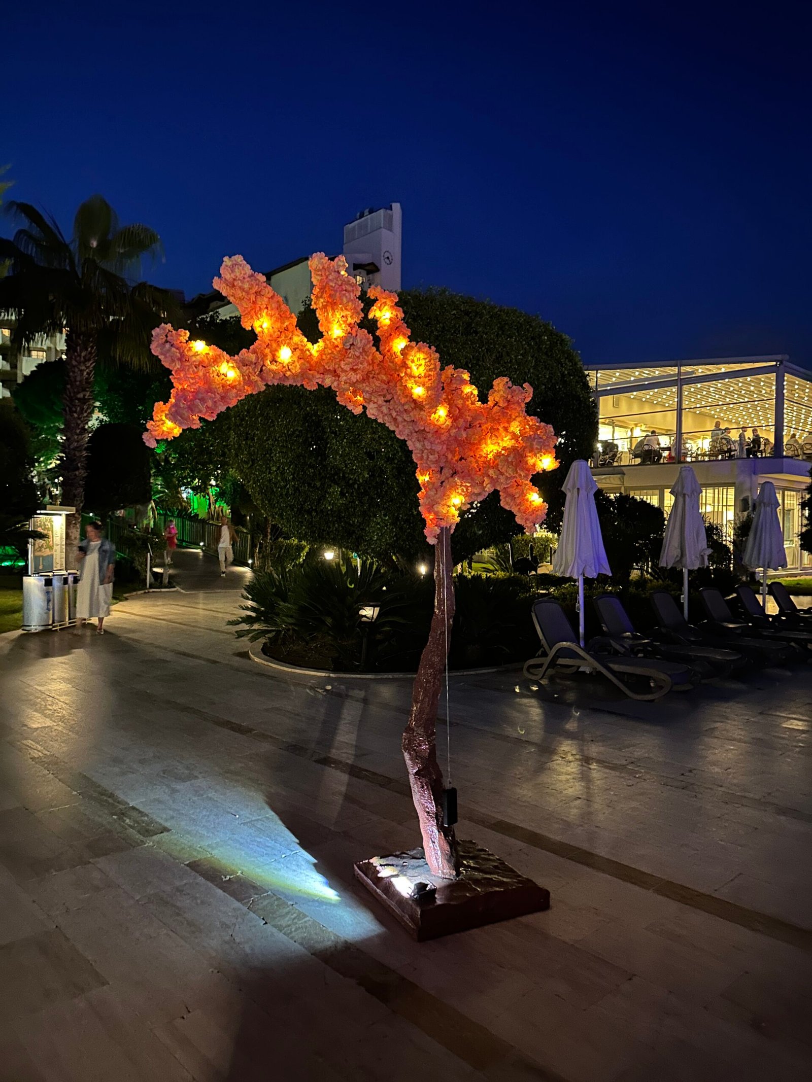 "Golden Sakura" Işıklı Yapay Ağaç Dekoru - Görsel 4